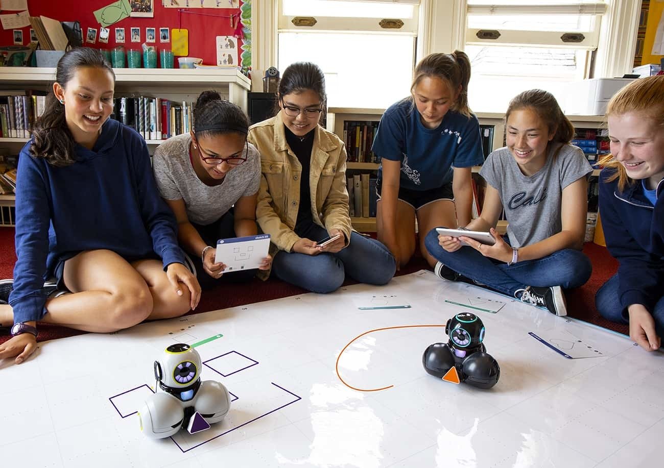 Wonder Workshop and Scholastic Book Fairs Team Up to Meet the Growing  Demand for Computer Science in Schools by Expanding Access to Dash & Dot  Robots
